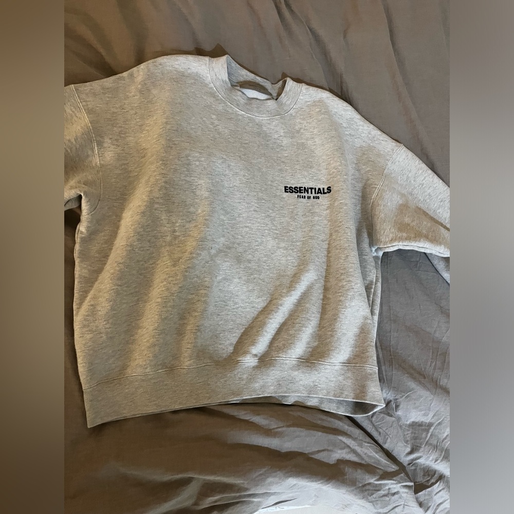 Essentials Fear of God Crewneck Sweatshirt, Men’s Size Medium, Light Oatmeal